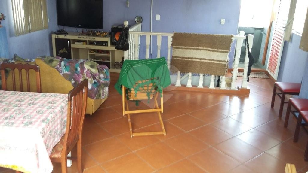 Casa à venda com 2 quartos, sendo 1 suíte, no condomínio Travessa Carmem Lúcia Carneiro,88, São Paulo - SP