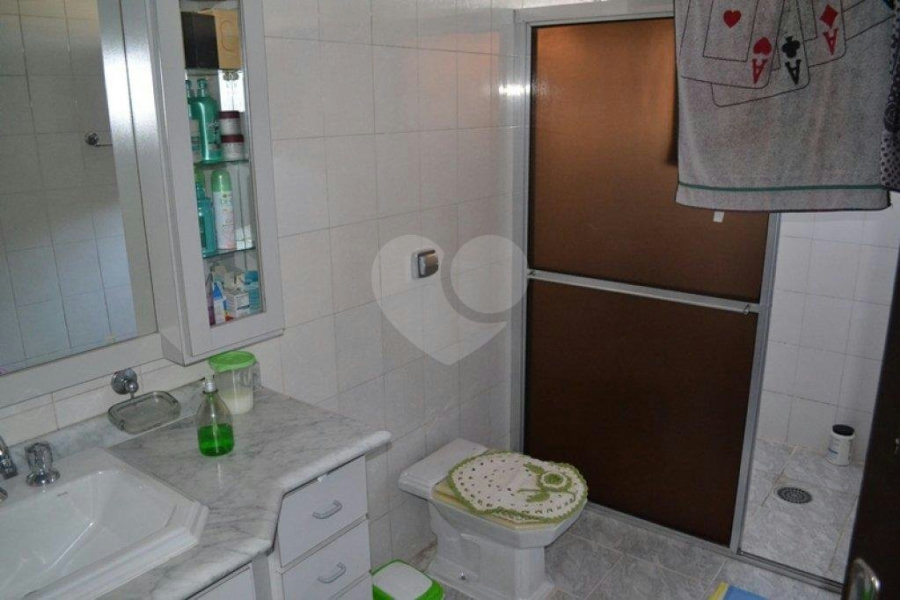 Sobrado à venda com 2 quartos em Vila Nivi, São Paulo, SP