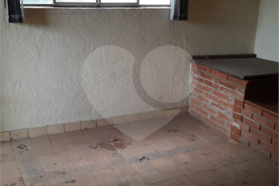 Sobrado à venda com 3 suítes em Luiz Fagundes, Mairiporã, SP