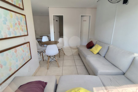 Apartamento à venda com 2 quartos, sendo 1 suíte,  em Parque Vitória, São Paulo, SP