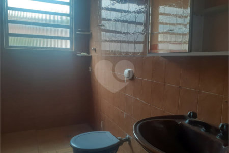 Sobrado à venda com 3 quartos em Vila Clarice, São Paulo, SP