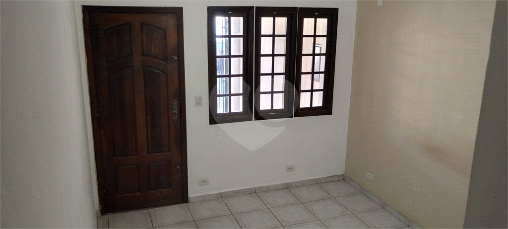 Sobrado à venda com 4 quartos, sendo 1 suíte, em Vila Nivi, São Paulo, SP