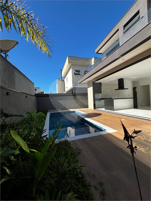 Casa à venda com 4 suítes no condomínio Residencial Mosaico da Serra, Mogi das Cruzes - SP