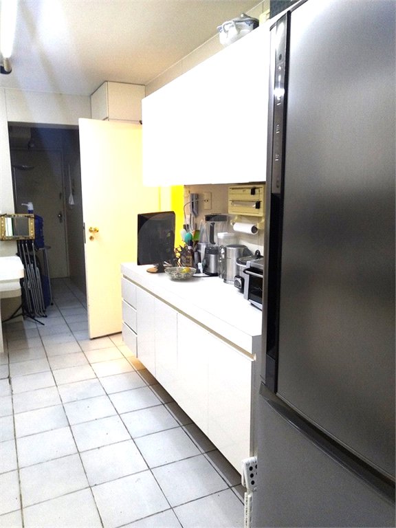 Apartamento à venda com 3 quartos, sendo 1 suíte, em Jardim Paulista, São Paulo, SP