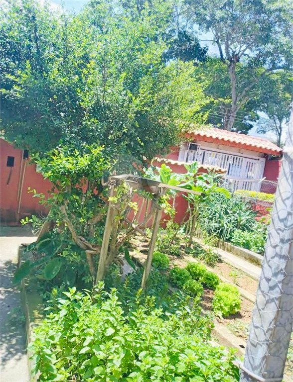 Sobrado à venda com 3 quartos, sendo 1 suíte, em Jardim Casa Branca, Suzano, SP
