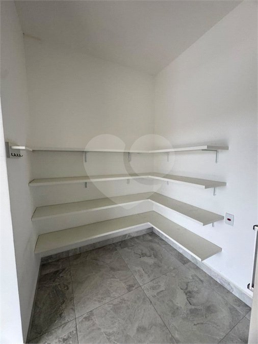 Casa à venda com 3 quartos, sendo 1 suíte, no condomínio Cond Laguna, Indaiatuba - SP