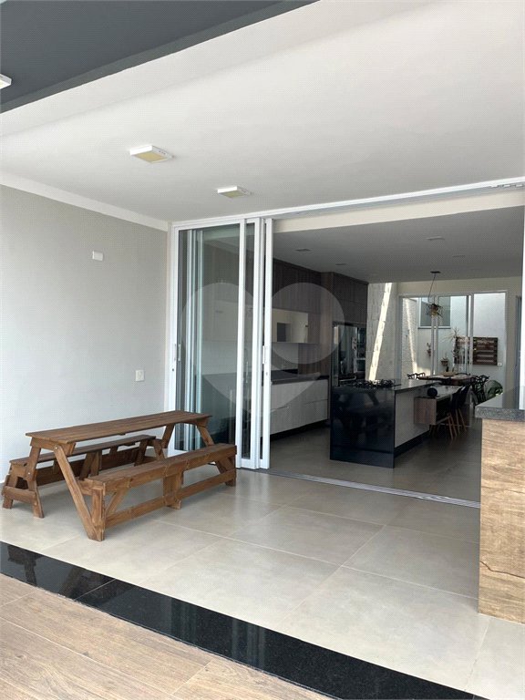 Casa à venda com 3 quartos, sendo 1 suíte,  no condomínio Costa das Areias, Salto - SP