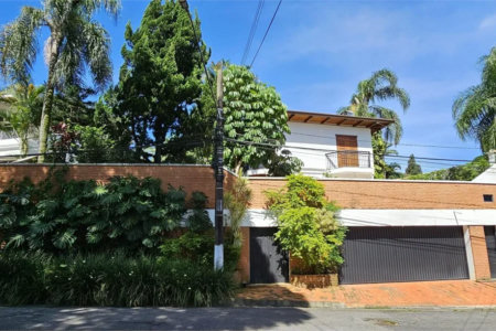Casa à venda com 5 suítes em Jardim Leonor, São Paulo, SP