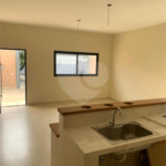 Casa à venda com 3 suítes em Vila Petrópolis, Atibaia, SP
