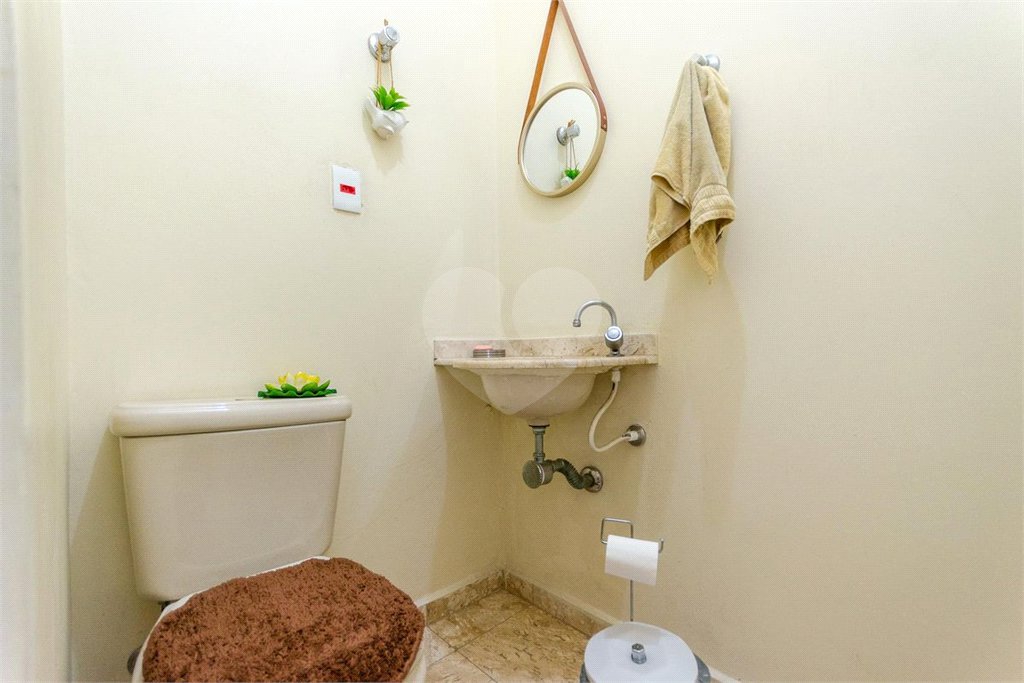 Casa à venda ou para alugar com 4 quartos, sendo 3 suítes,  em Jardim Vivan, São Paulo, SP