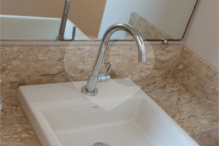 Casa à venda com 3 suítes no condomínio Picollo, Louveira - SP