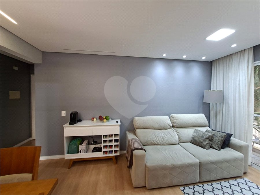 Apartamento à venda com 3 quartos, sendo 1 suíte,  em Jardim das Vertentes, São Paulo, SP