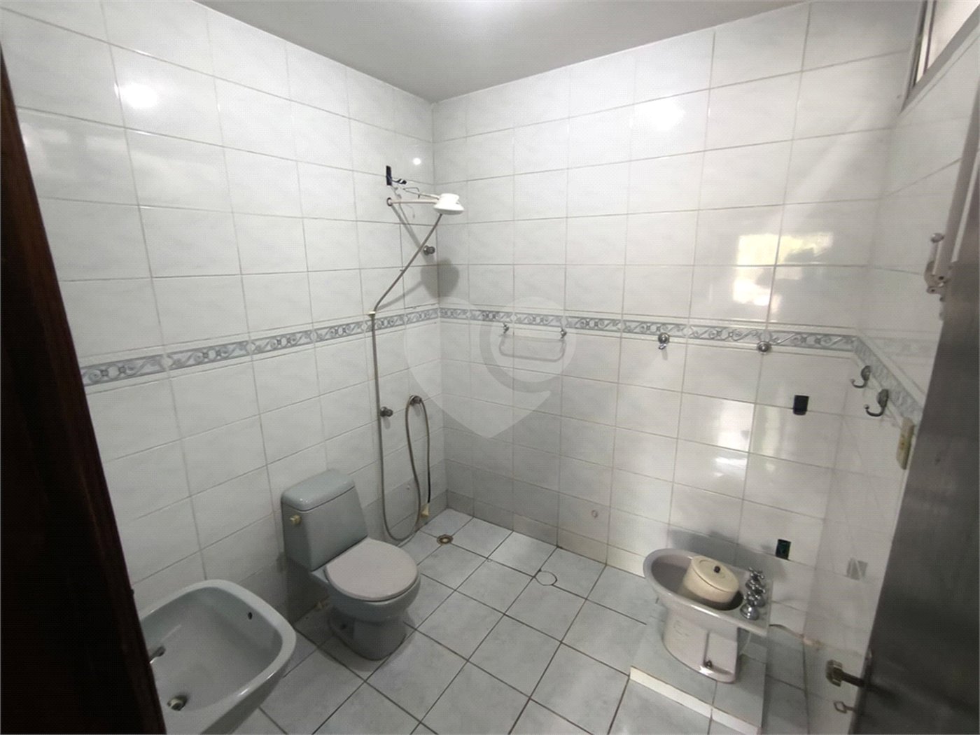 Casa à venda com 5 quartos, sendo 2 suítes, em Jardim Umarizal, São Paulo, SP