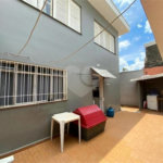 Casa com 202m² , 4 dormitórios , sendo 1 suíte , 3 vagas de garagem.