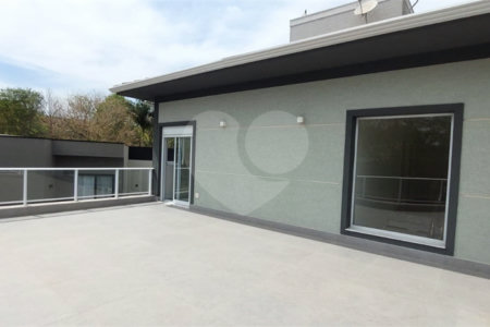 Casa à venda com 3 suítes no condomínio Figueira Garden, Atibaia - SP