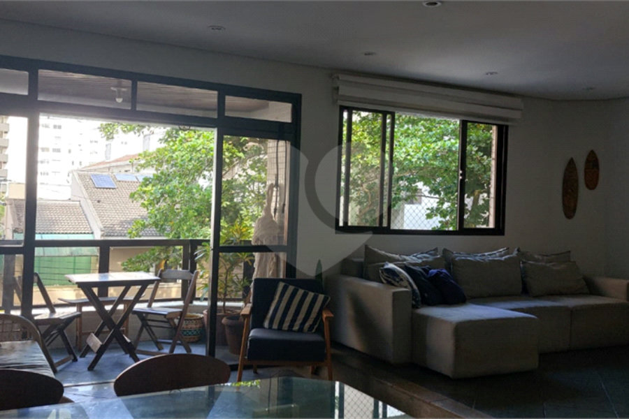 Apartamento à venda com 3 quartos, sendo 1 suíte, em Pitangueiras, Guarujá, SP