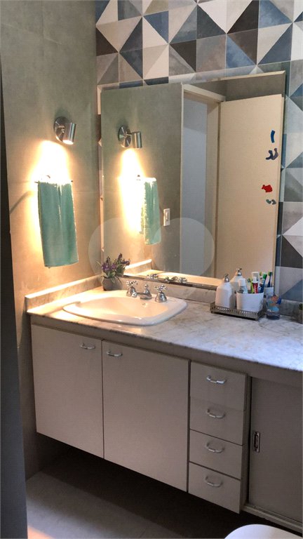 Casa à venda com 3 quartos, sendo 1 suíte,  no condomínio Alpes da Cantareira, Mairiporã - SP