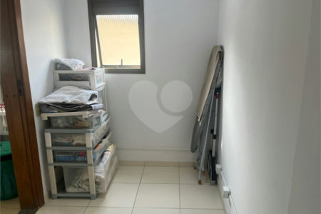 Apartamento à venda com 3 quartos, sendo 1 suíte, em Vila Gumercindo, São Paulo, SP