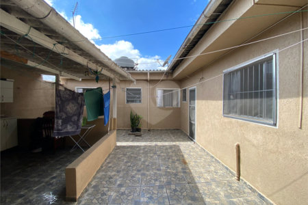 Casa à venda com 3 quartos em Jardim Santa Helena, Poá, SP