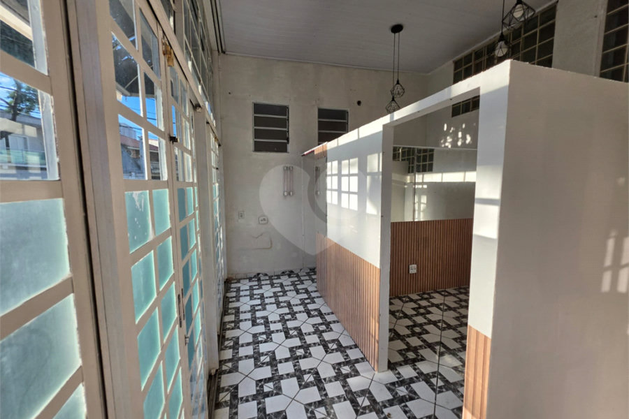 Salão à venda ou para alugar com 3 quartos, sendo 1 suíte, em Jardim Monjolo, São Paulo, SP