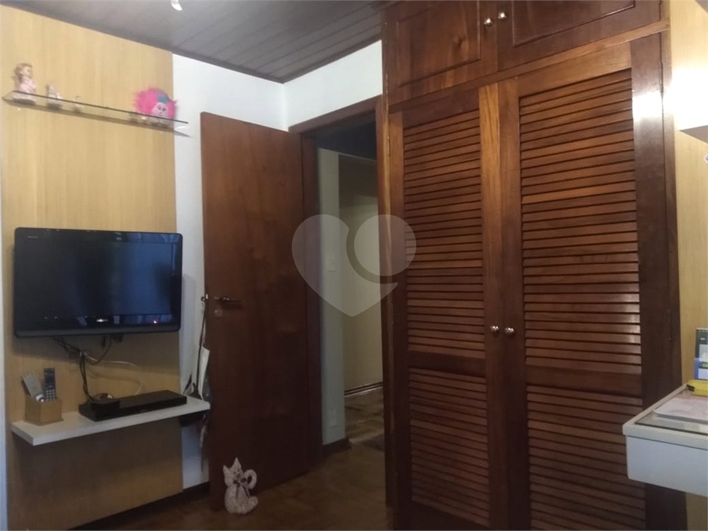 Casa à venda com 3 quartos, sendo 1 suíte, no condomínio Jardim da Monntanha Ii, Mairiporã - SP