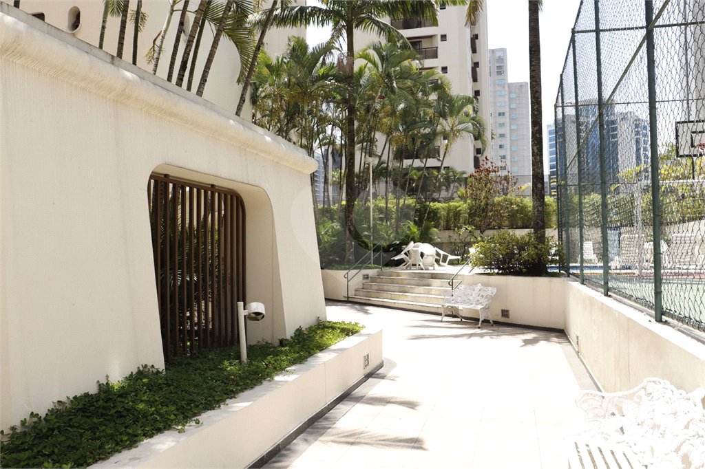 Apartamento à venda com 4 quartos, sendo 2 suítes, em Indianópolis, São Paulo, SP
