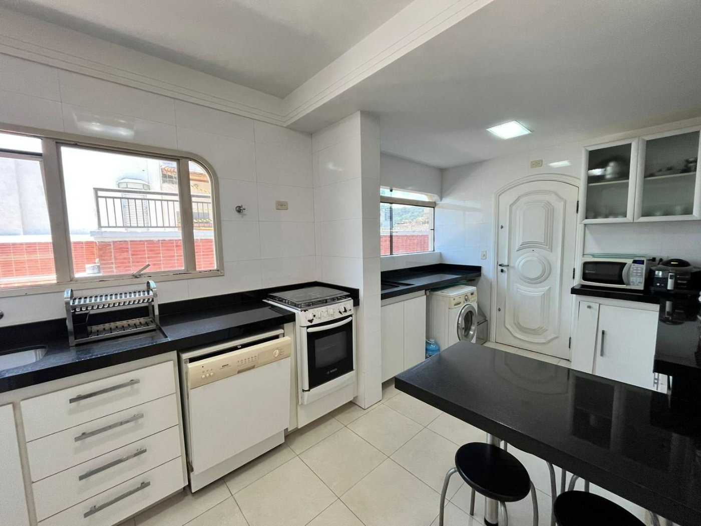 Apartamento com 3 dormitórios à venda, 120 m² por R$ 930.000,00 - Balneário Cidade Atlântica - Guarujá/SP