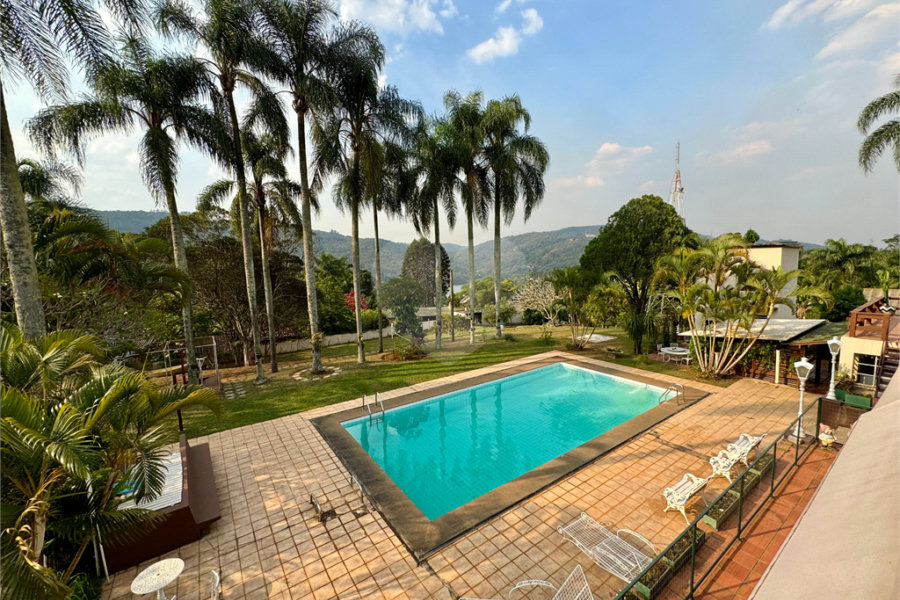 Casa à venda com 7 quartos, sendo 4 suítes, no condomínio Campos de Mairiporã Gleba 1, Mairiporã - SP
