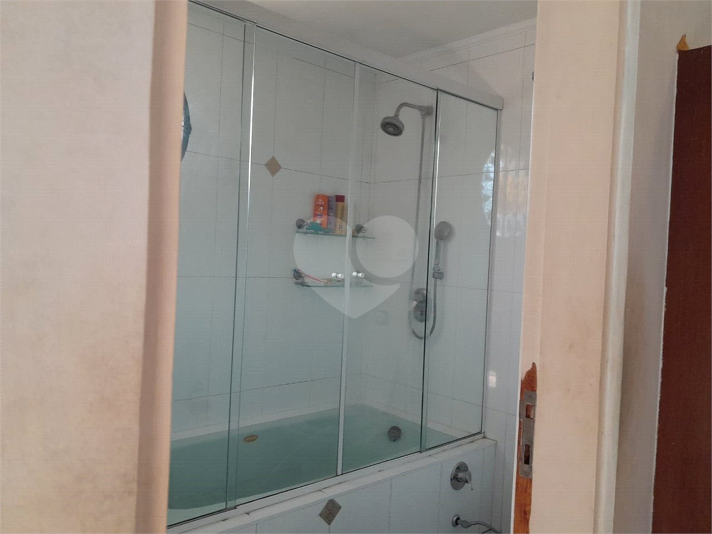 Sobrado à venda com 6 quartos, sendo 3 suítes, em Rolinópolis, São Paulo, SP