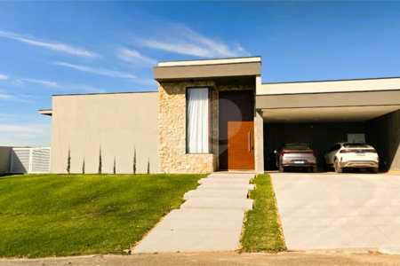 Casa à venda com 3 quartos, sendo 2 suítes, no condomínio Village da Serra, Araçoiaba da Serra - SP