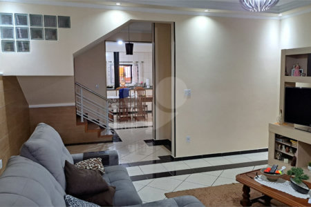 Casa à venda com 3 quartos, sendo 1 suíte,  em Jardim Universo, Mogi das Cruzes, SP