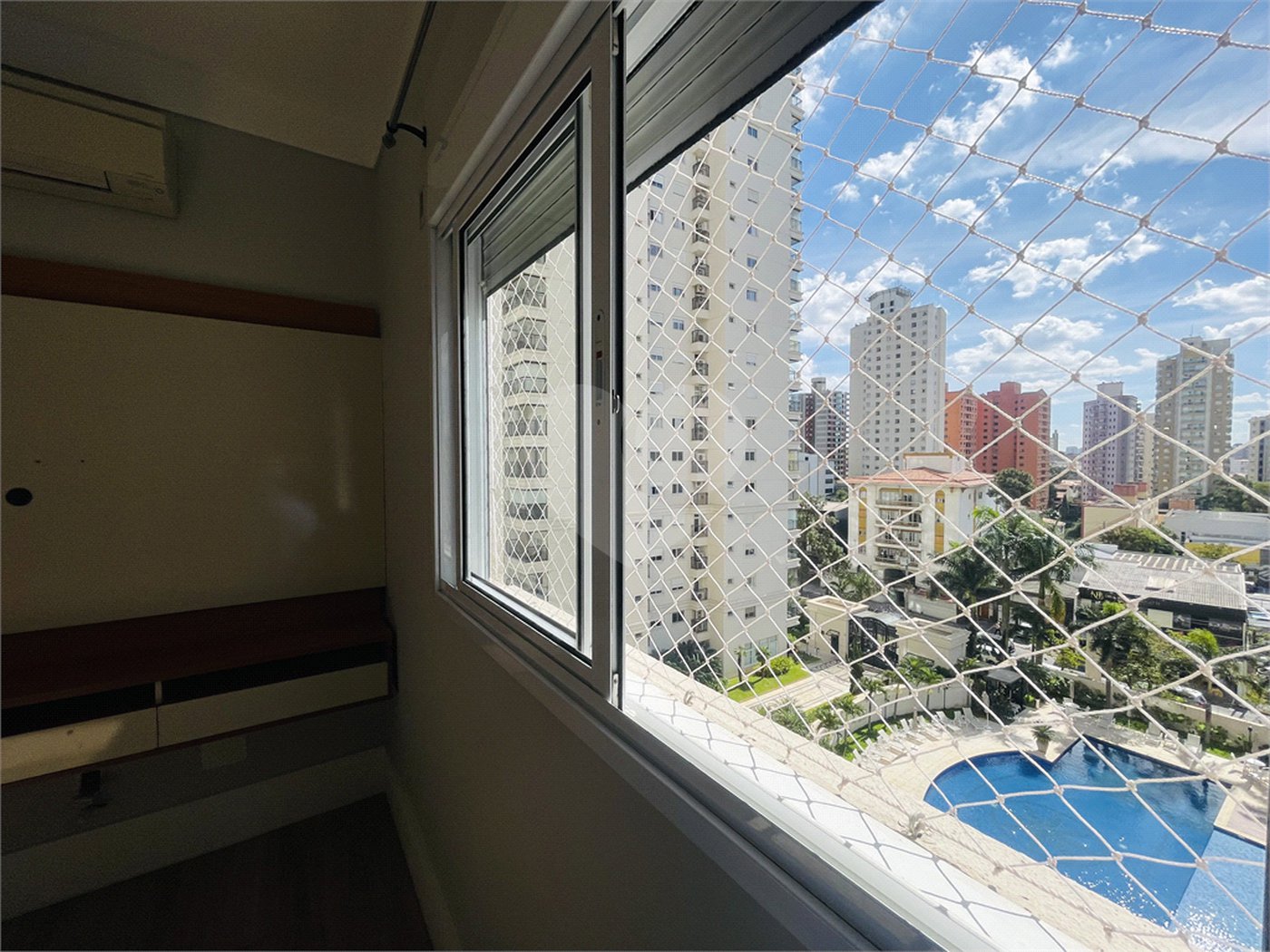 Apartamento à venda com 3 suítes em Vila Gilda, Santo André, SP