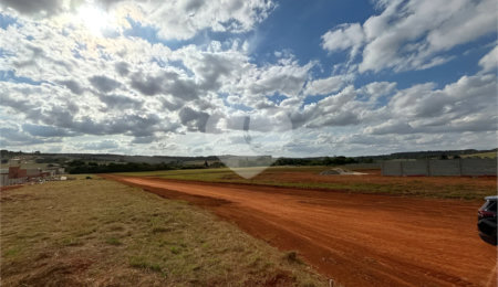 Terreno à venda em Portal dos Pinheiros Ii, Itapetininga, SP