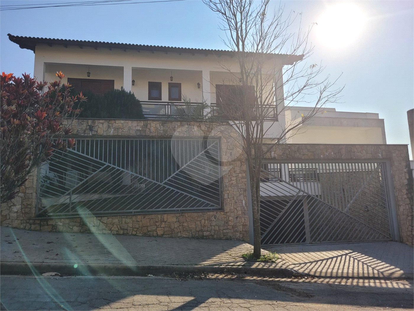 Casa à venda com 4 quartos, sendo 3 suítes, em City América, São Paulo, SP