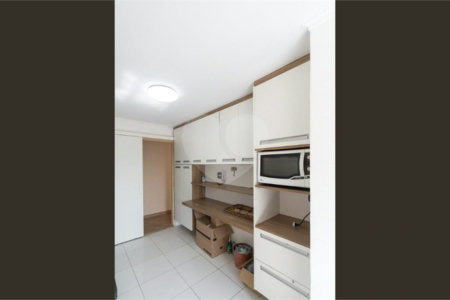 Apartamento à venda com 3 quartos, sendo 1 suíte, em Jardim Marajoara, São Paulo, SP