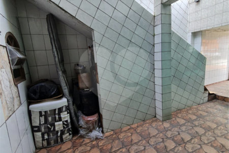 Casa à venda com 6 quartos em Vila dos Remédios, São Paulo, SP