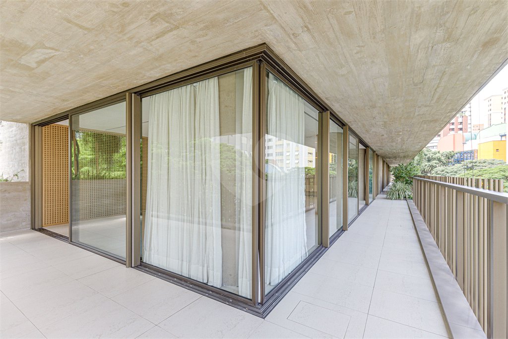 Apartamento à venda com 4 suítes em Moema, São Paulo, SP
