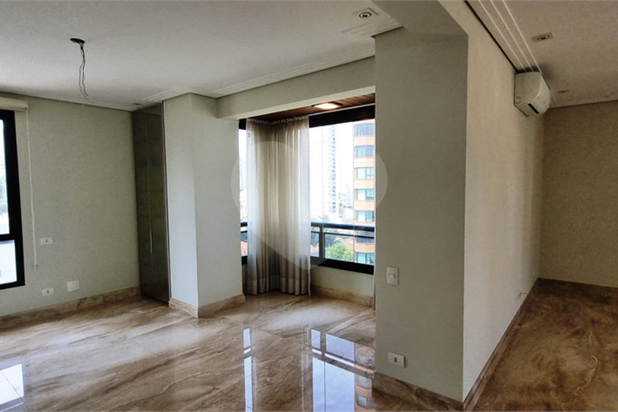Apartamento à venda com 4 quartos, sendo 3 suítes, em Santana, São Paulo, SP