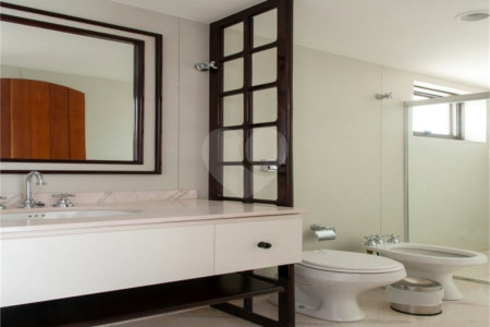 Apartamento à venda com 3 quartos, sendo 2 suítes,  em Campo Belo, São Paulo, SP