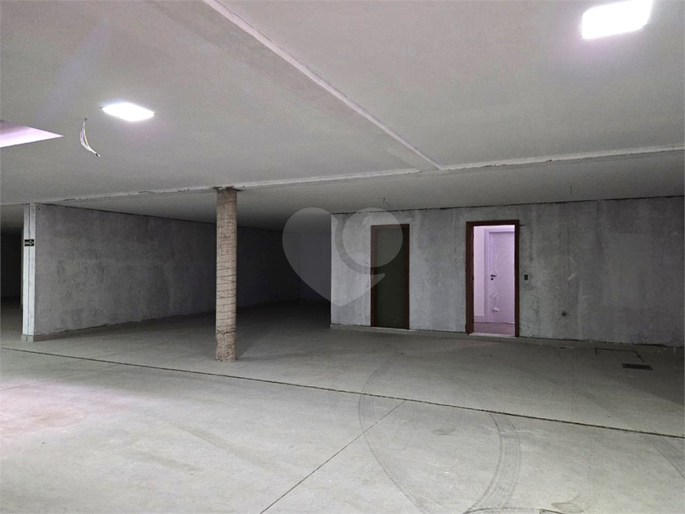 Casa à venda com 4 suítes no condomínio Venezia, São Paulo - SP