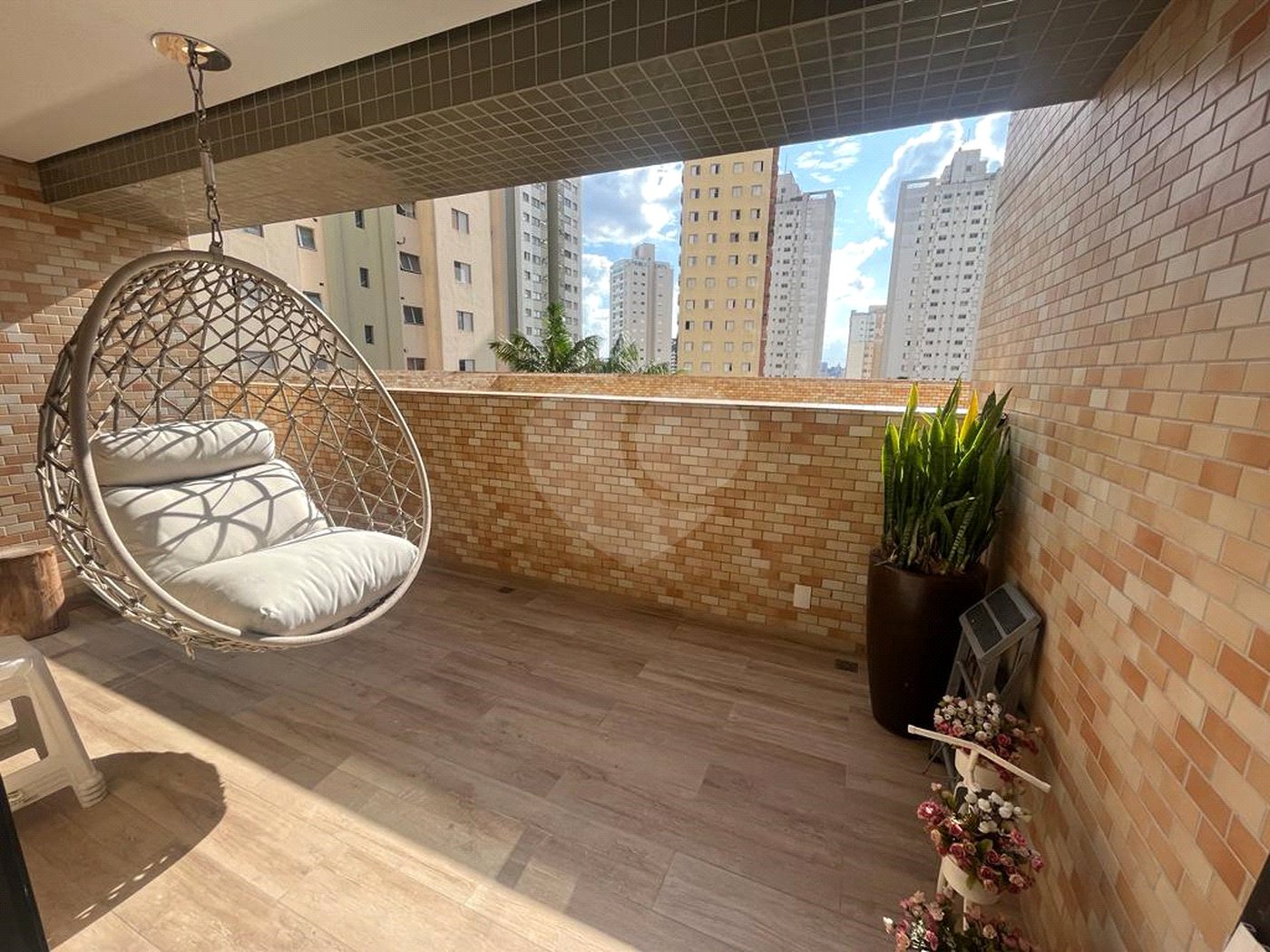 Apartamento à venda com 3 suítes em Santa Teresinha, São Paulo, SP