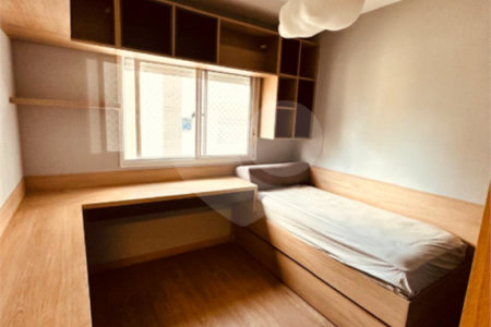 Apartamento à venda com 3 quartos, sendo 1 suíte,  em Jardim Vazani, São Paulo, SP