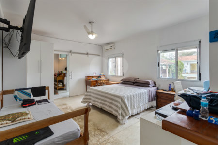 Casa à venda com 3 quartos, sendo 2 suítes,  em Alto da Boa Vista, São Paulo, SP