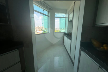 Sobrado à venda com 5 quartos, sendo 3 suítes, em Vila Nivi, São Paulo, SP