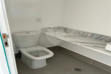 Apartamento à venda com 3 suítes em Campo Belo, São Paulo, SP
