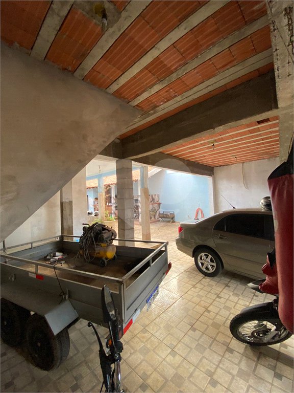 Casa Térrea com 2 dormitórios, sendo 1 suíte.