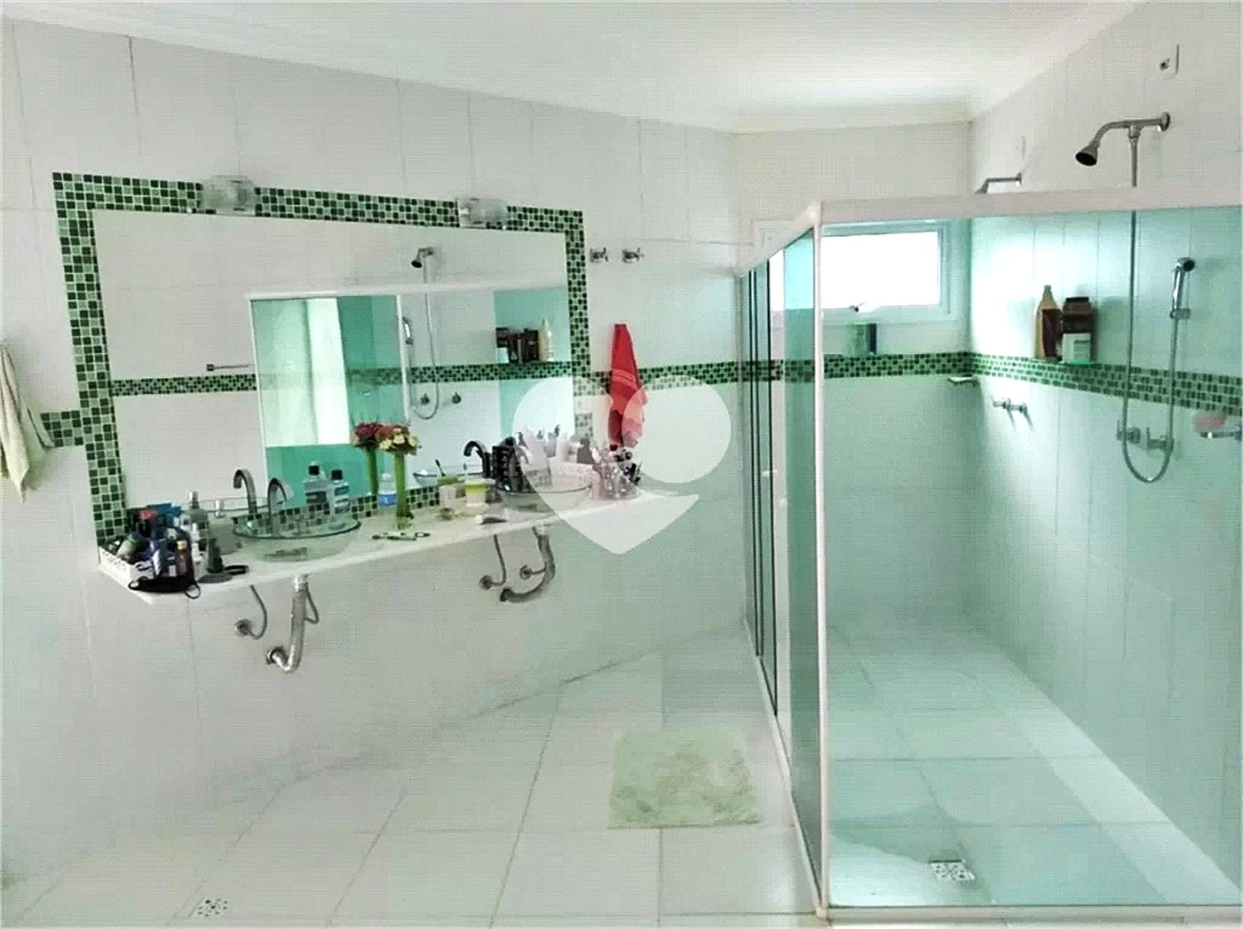Casa à venda com 4 quartos, sendo 2 suítes,  no condomínio Sausalito, Mairiporã - SP