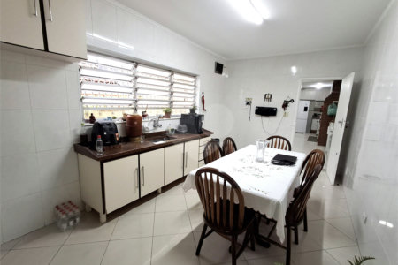 Sobrado à venda com 3 quartos, sendo 1 suíte, em Vila Independência, São Paulo, SP