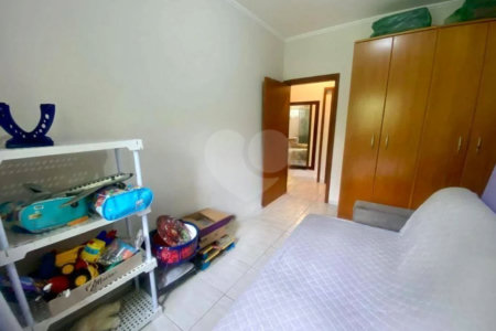 Casa à venda com 3 quartos, sendo 1 suíte, no condomínio Recanto dos Paturis, Vinhedo - SP