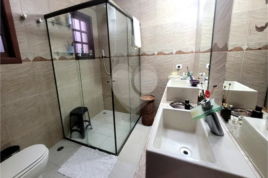 Casa à venda com 4 quartos, sendo 1 suíte, no condomínio Alpes da Cantareira, Mairiporã - SP
